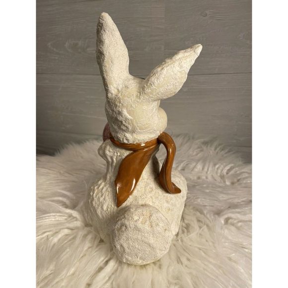 Atlantic Mold Easter Bunny With Egg - Picture 4 of 8